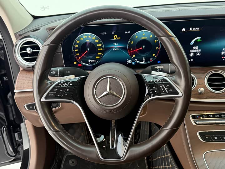 Фото 8 - Mercedes-Benz E-Class