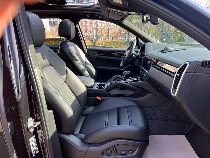 Фото 12 - Porsche Cayenne