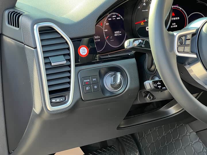 Фото 24 - Porsche Cayenne