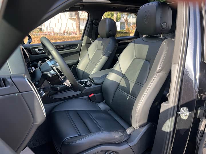 Фото 25 - Porsche Cayenne