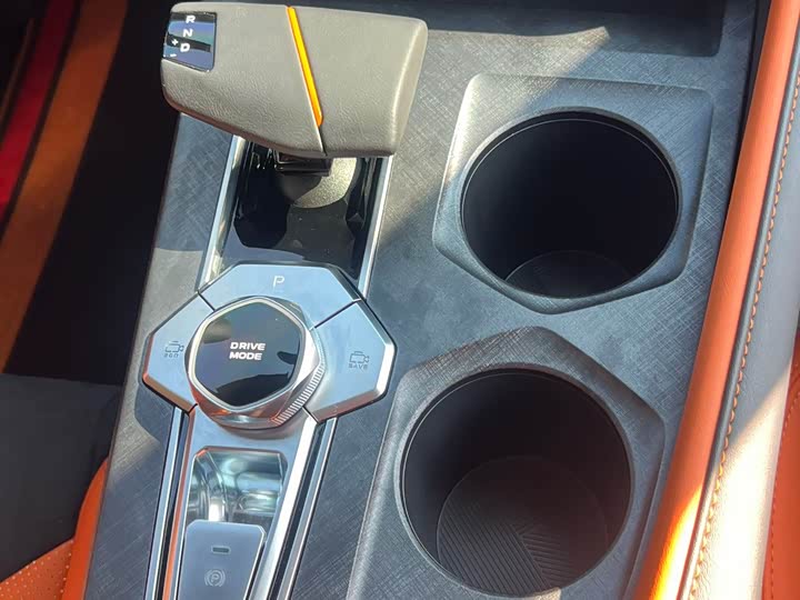 Фото 12 - Changan UNI-V