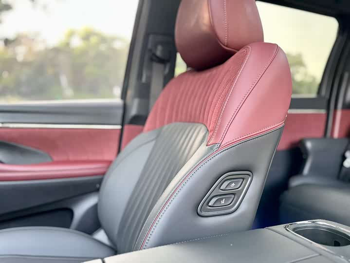 Фото 10 - GAC Trumpchi M8