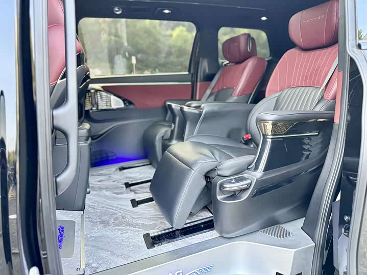 Фото 11 - GAC Trumpchi M8