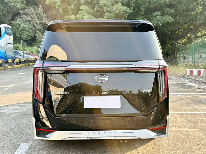 Фото 3 - GAC Trumpchi M8