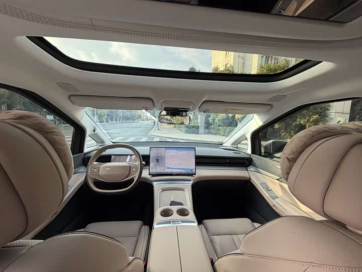 Фото 10 - XPeng X9