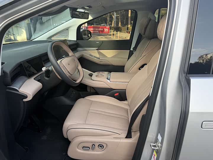 Фото 6 - XPeng X9