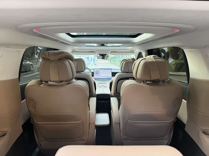 Фото 9 - XPeng X9