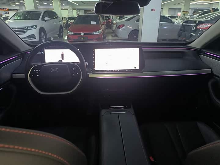 Фото 10 - XPeng P7