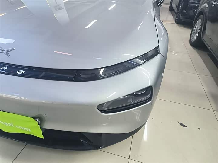 Фото 24 - XPeng P7