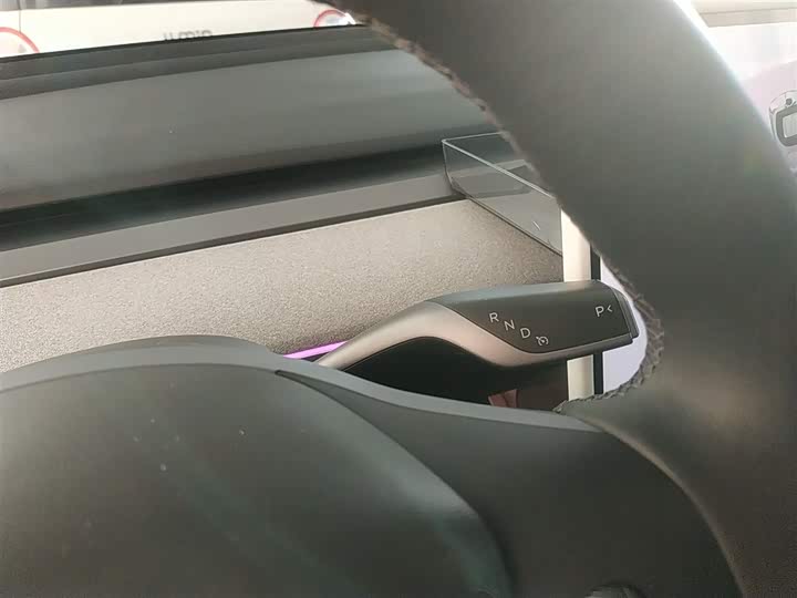 Фото 14 - Tesla Model Y