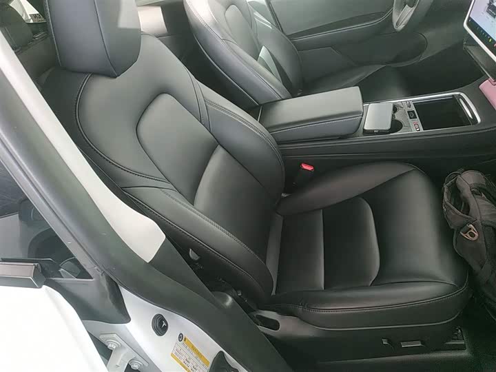 Фото 25 - Tesla Model Y