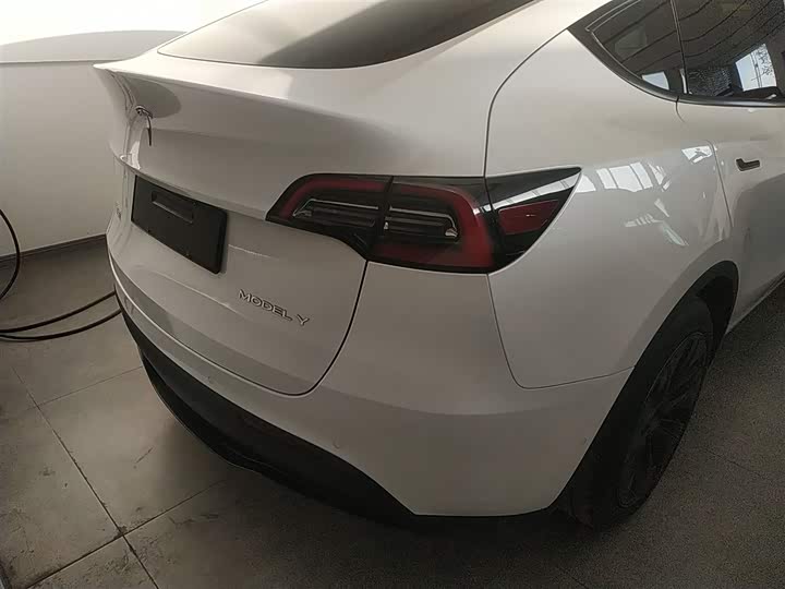 Фото 6 - Tesla Model Y