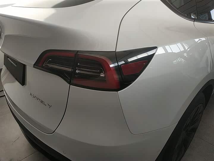 Фото 8 - Tesla Model Y