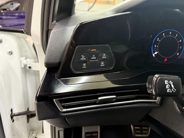 Фото 10 - Volkswagen Golf