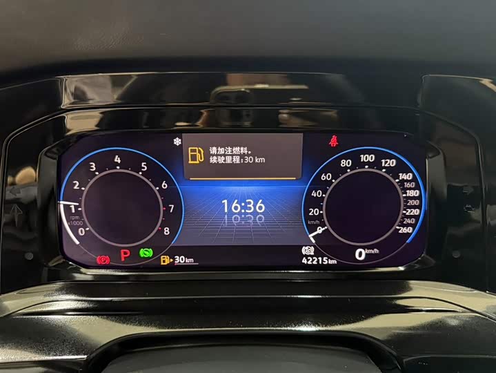 Фото 11 - Volkswagen Golf