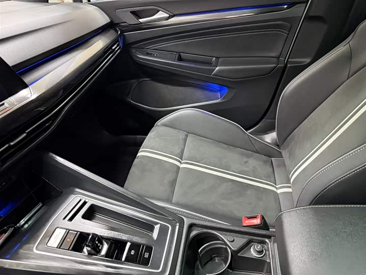 Фото 14 - Volkswagen Golf