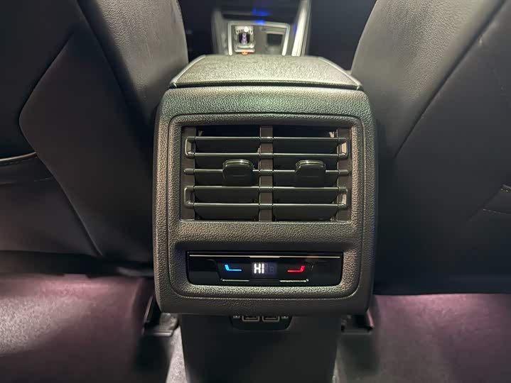 Фото 19 - Volkswagen Golf