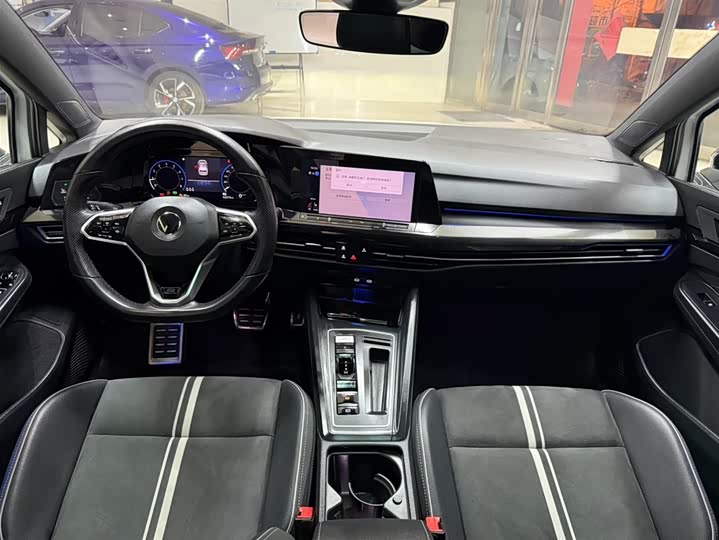 Фото 20 - Volkswagen Golf