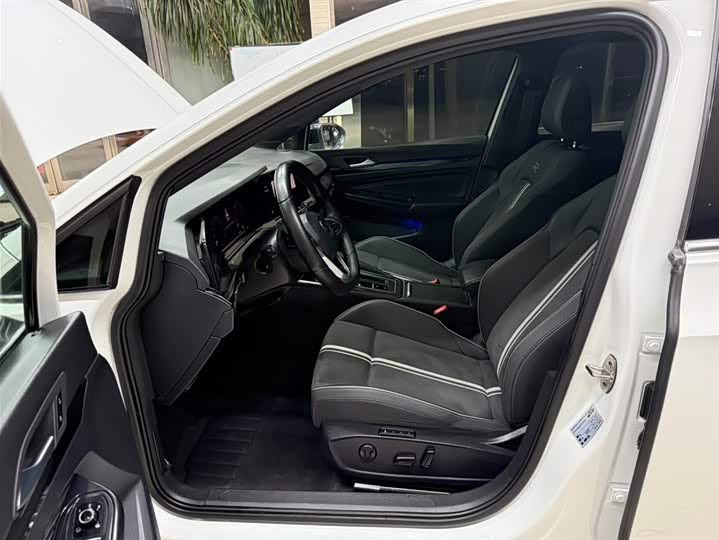 Фото 9 - Volkswagen Golf