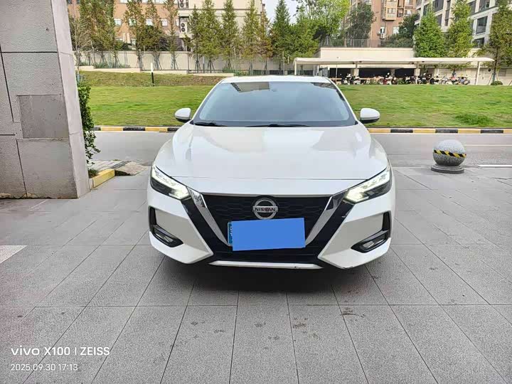 Фото 2 - Nissan Sylphy