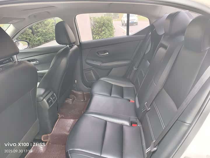 Фото 6 - Nissan Sylphy