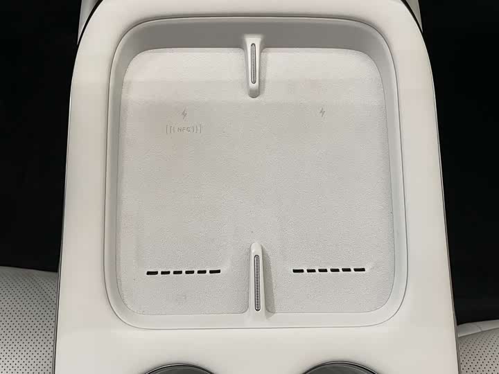 Фото 10 - XPeng G7