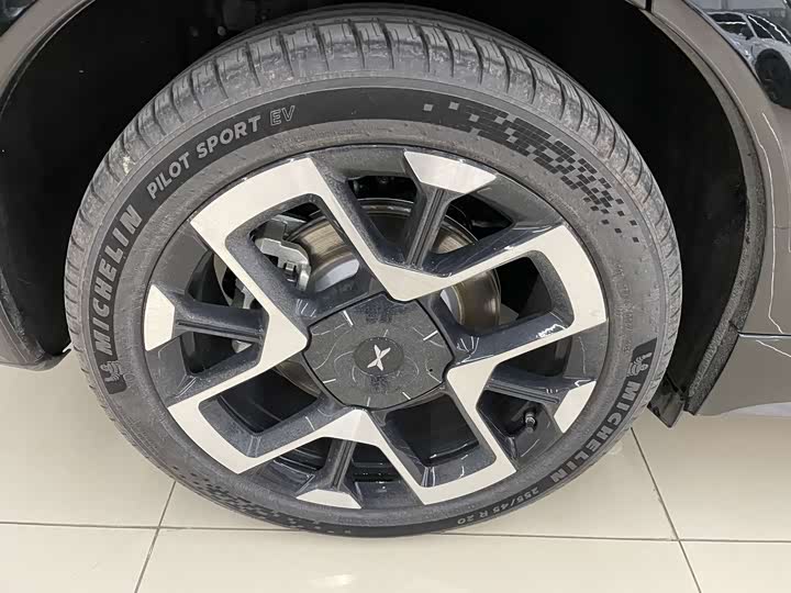 Фото 14 - XPeng G7