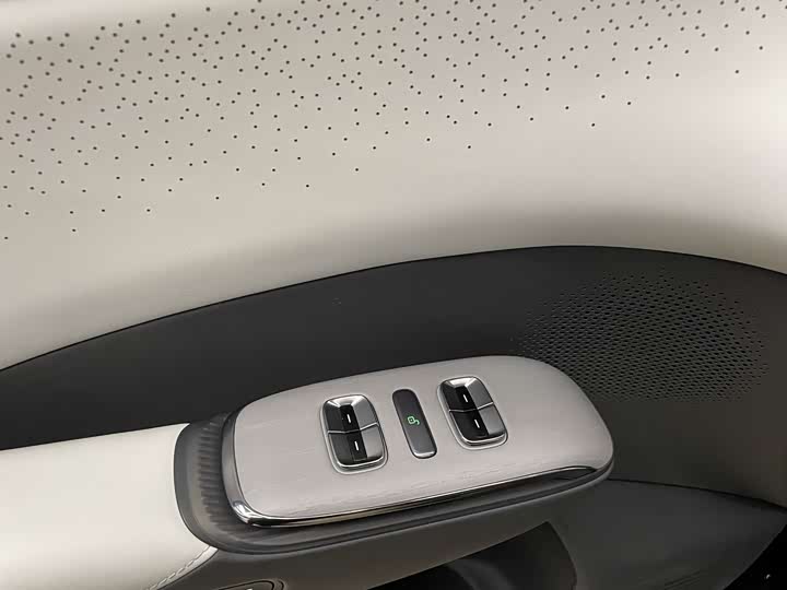 Фото 9 - XPeng G7