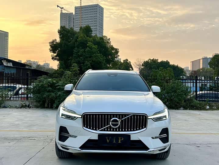 Фото 4 - Volvo XC60