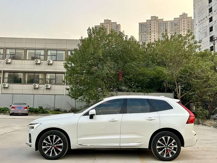 Фото 9 - Volvo XC60