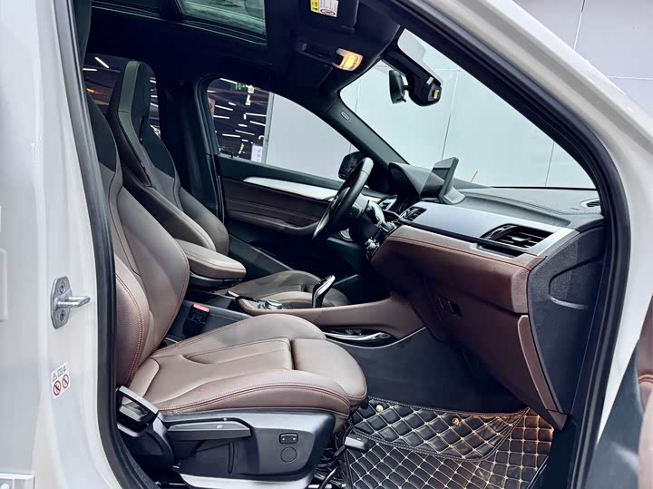 Фото 18 - BMW X2