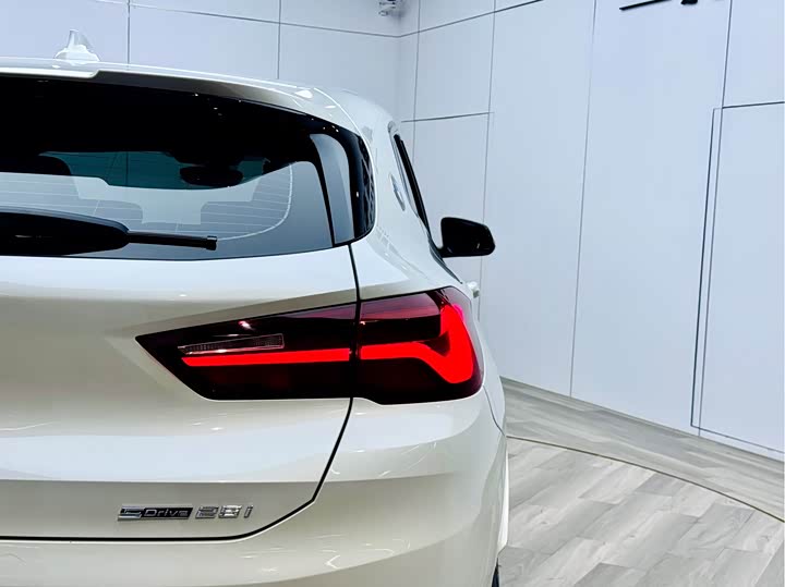 Фото 30 - BMW X2