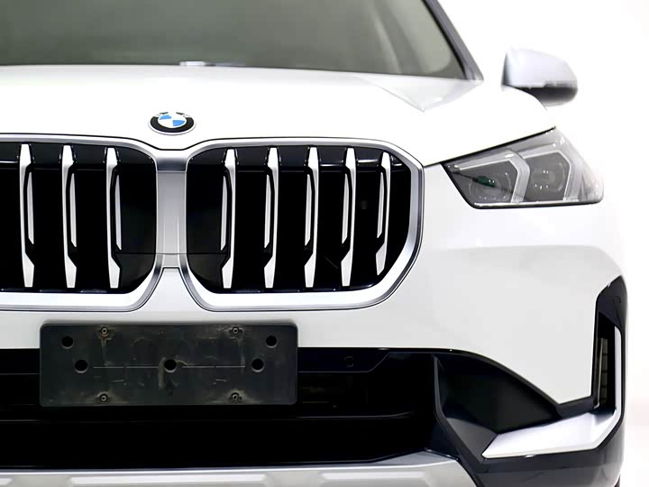 Фото 10 - BMW X1