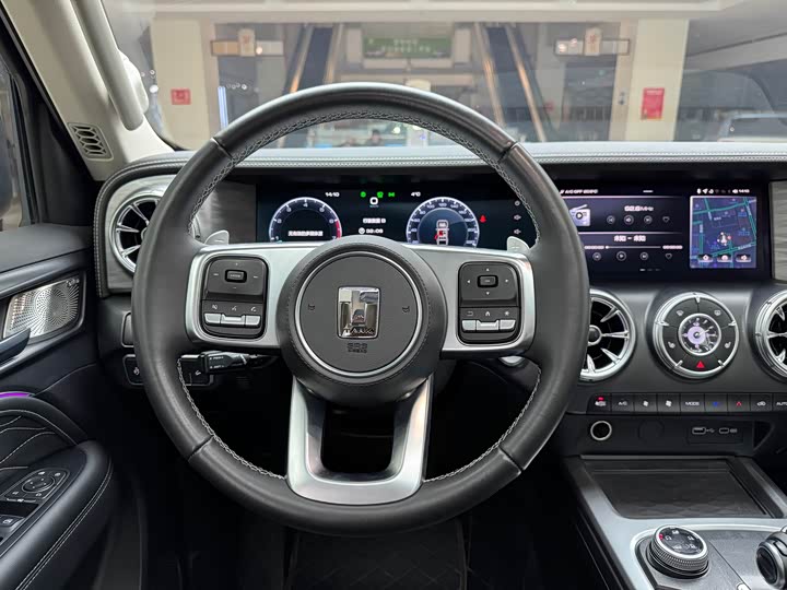 Фото 10 - Tank 300