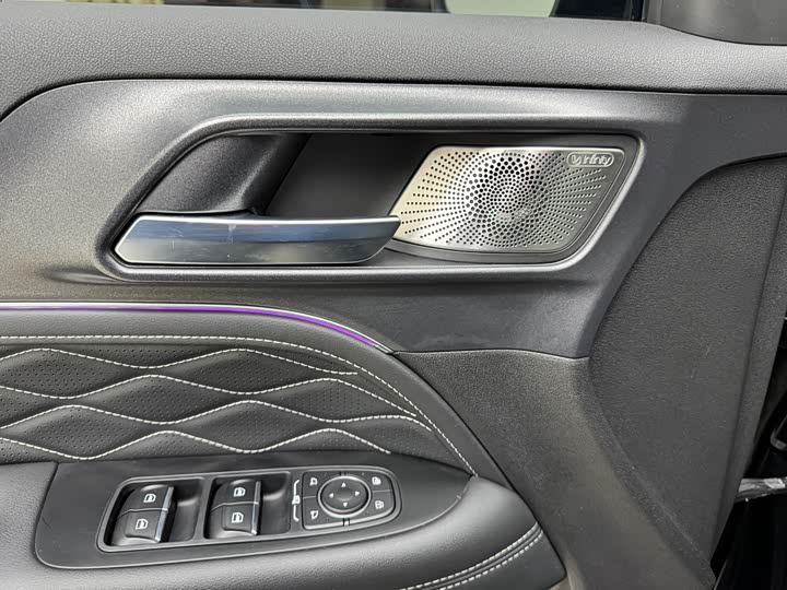 Фото 12 - Tank 300