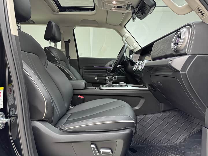 Фото 17 - Tank 300