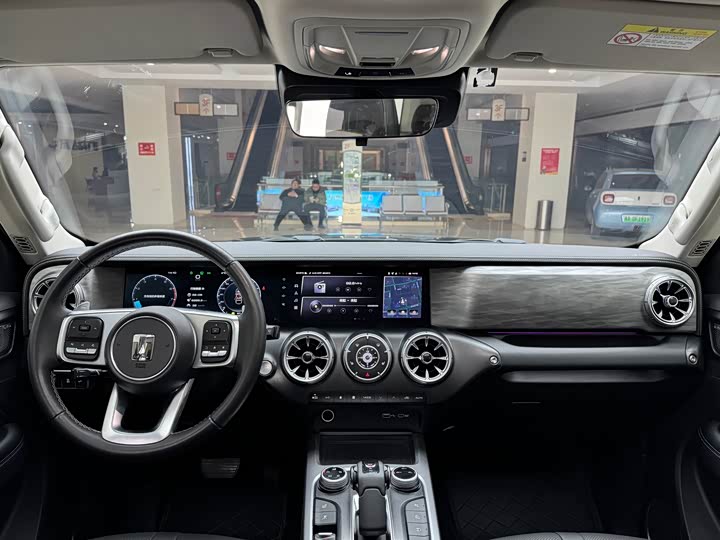 Фото 9 - Tank 300