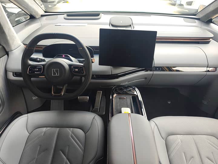 Фото 10 - Zeekr Mix