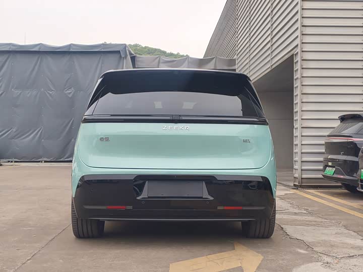 Фото 4 - Zeekr Mix