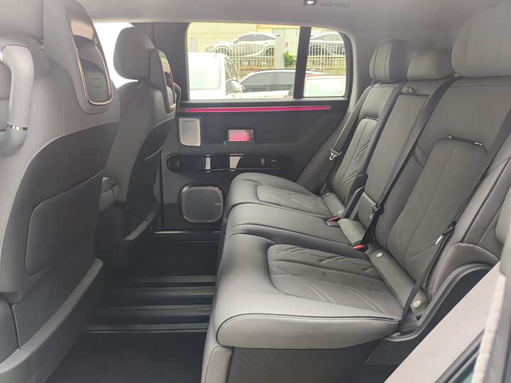 Фото 9 - Zeekr Mix