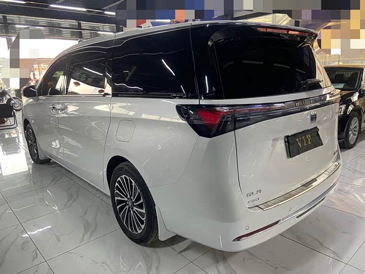 Фото 6 - Buick GL8 Hybrid