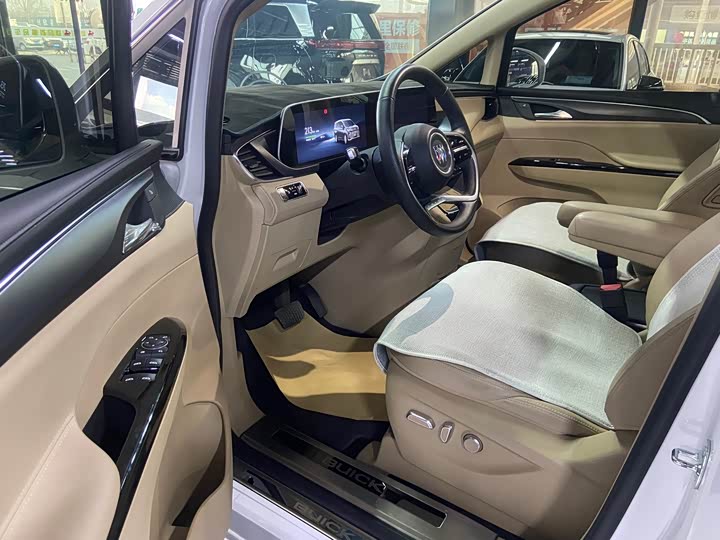 Фото 8 - Buick GL8 Hybrid