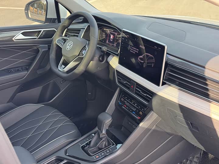 Фото 14 - Volkswagen Tiguan L Pro