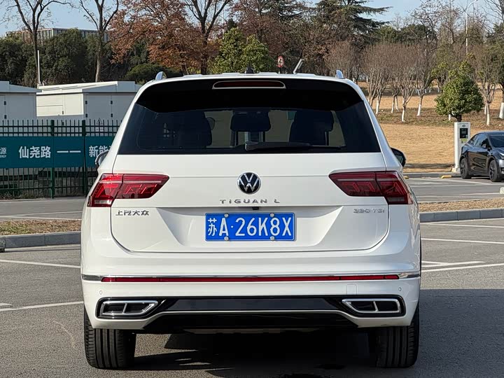 Фото 18 - Volkswagen Tiguan L Pro