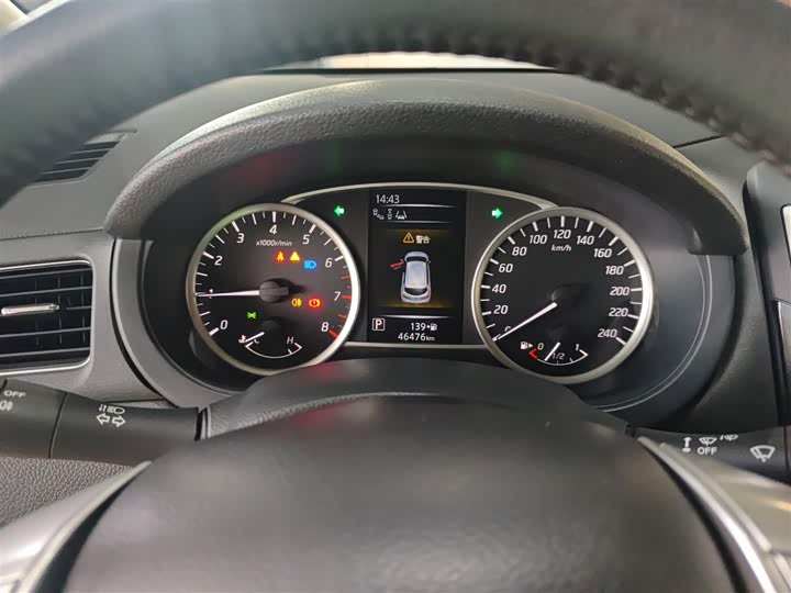 Фото 12 - Nissan Tiida