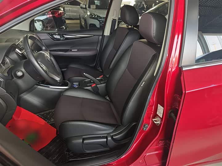 Фото 15 - Nissan Tiida