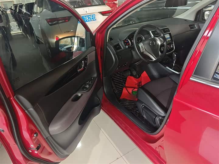 Фото 16 - Nissan Tiida