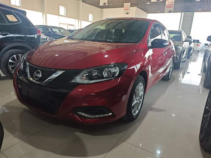 Фото 2 - Nissan Tiida