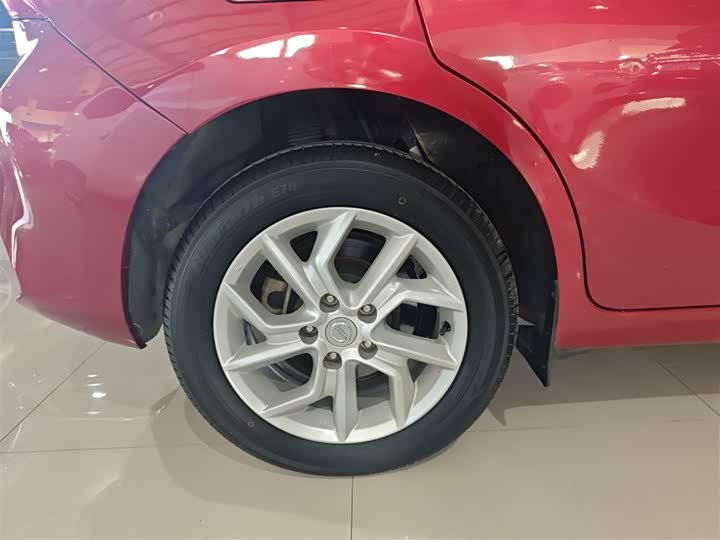 Фото 26 - Nissan Tiida