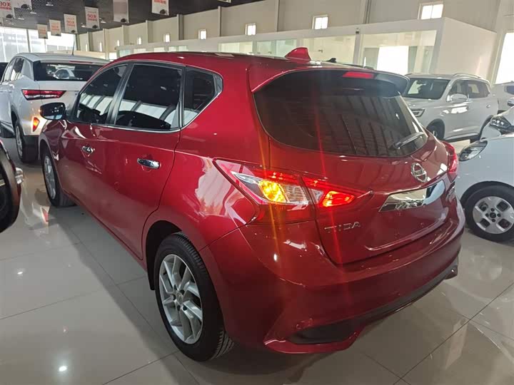 Фото 5 - Nissan Tiida